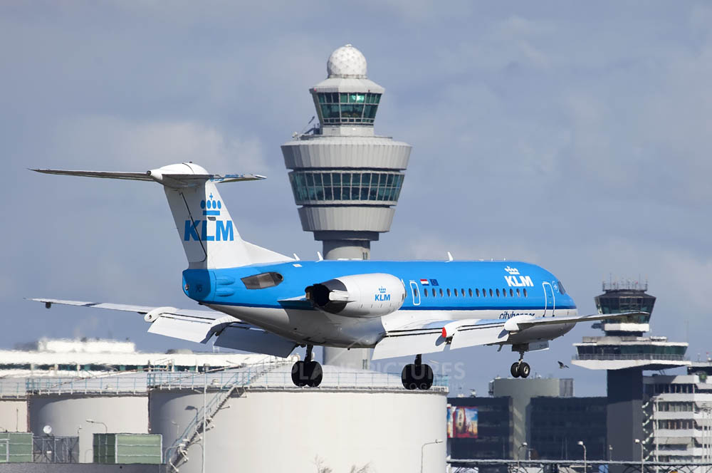 F70-Rwy06